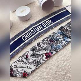 Dior создает уникальный, но в то же время знакомый образ. Очень х