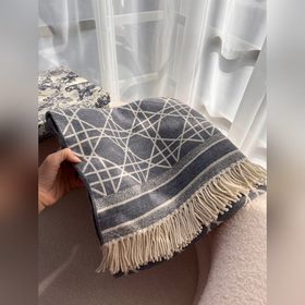 Новая цветовая гамма Dior широко используется в различных продукт
