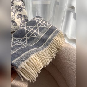Новая цветовая гамма Dior широко используется в различных продукт