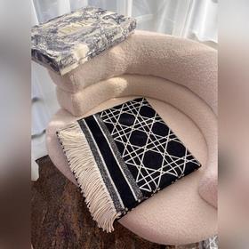 Новая цветовая гамма Dior широко используется в различных продукт