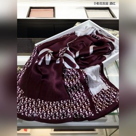 Новая модель из шелка Dior, синхронно с новыми моделями в магазин