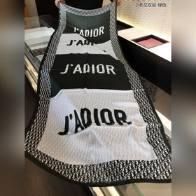 Новая модель из шелка Dior, синхронно с новыми моделями в магазин