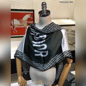 Новая модель из шелка Dior, синхронно с новыми моделями в магазин