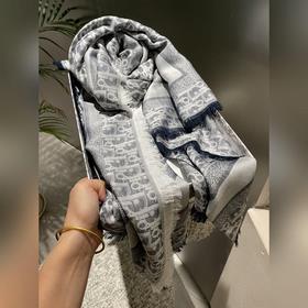 Высококачественный шарф Dior с классическим квадратным узором и б