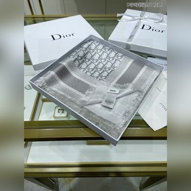 Популярный товар, настоящий шелк, уже в продаже. Новейшая модель 