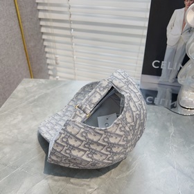 DIOR Диор, модель из фирменного магазина, новая модель с лаконичн