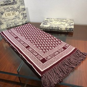 Новый шарф-палантин от Dior Этот шарф из шерсти кроличьего меха т