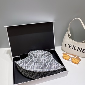 FENDI Фенди Бейсболка из серии Old Flower Классическая модель FF 