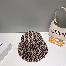 FENDI Фенди Бейсболка из серии Old Flower Классическая модель FF 