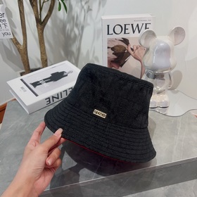 Fendi – идеальное средство для визуального уменьшения лица! Женск
