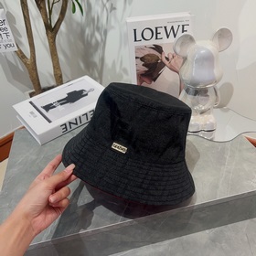 Fendi – идеальное средство для визуального уменьшения лица! Женск