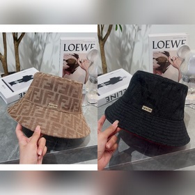 Fendi – идеальное средство для визуального уменьшения лица! Женск