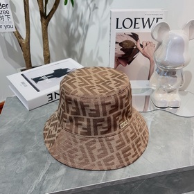 Fendi – идеальное средство для визуального уменьшения лица! Женск