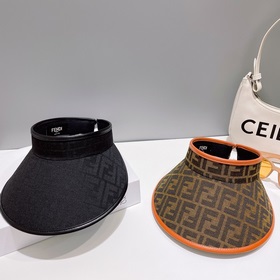 Новая модель шляпы с открытой макушкой от Fendi на весну-лето, оч