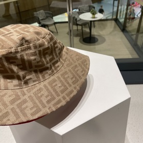 FENDI - Новая двусторонняя кепка с узором виде рыбацкой сети Кла