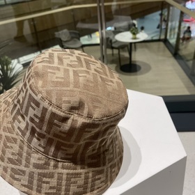 FENDI - Новая двусторонняя кепка с узором виде рыбацкой сети Кла