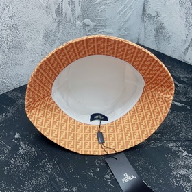 FENDI Fendi Новые цвета, рыбацкая кепка, классический аксессуар F