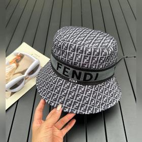 FE*DI Fendi весна-лето 2023, новая модель рыбацкой кепки с двойны