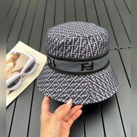 FE*DI Fendi весна-лето 2023, новая модель рыбацкой кепки с двойны