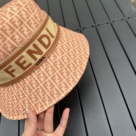 FE*DI Fendi весна-лето 2023, новая модель рыбацкой кепки с двойны