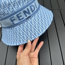 FE*DI Fendi весна-лето 2023, новая модель рыбацкой кепки с двойны