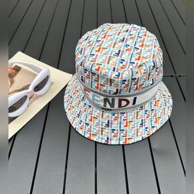 FE*DI Fendi весна-лето 2023, новая модель рыбацкой кепки с двойны