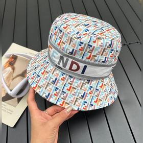 FE*DI Fendi весна-лето 2023, новая модель рыбацкой кепки с двойны