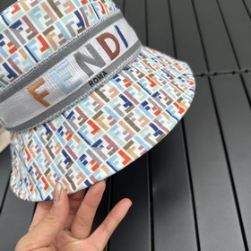 FE*DI Fendi весна-лето 2023, новая модель рыбацкой кепки с двойны