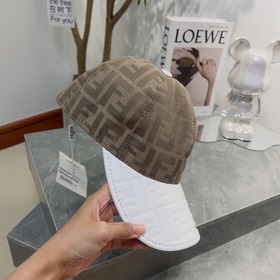 Бейсболка Fendi FF [модель из фирменного магазина] – редкая наход