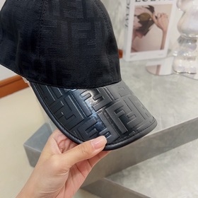 Бейсболка Fendi FF [модель из фирменного магазина] – редкая наход