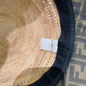 Новая модель шляпы FD Fendi, изготовлена из рафии, с комбинирован