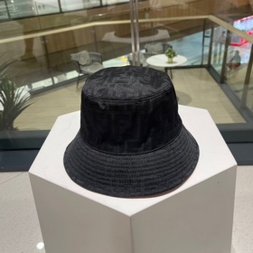 FENDI - Новая двусторонняя кепка с узором виде рыбацкой сети Кла