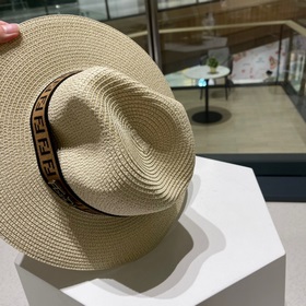 Новая модель шляпы FD Fendi, изготовлена из рафии, с комбинирован