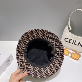 FENDI Фенди Бейсболка из серии Old Flower Классическая модель FF 
