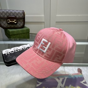Новинка — FENDI, новая бейсболка, версия для покупки через посре