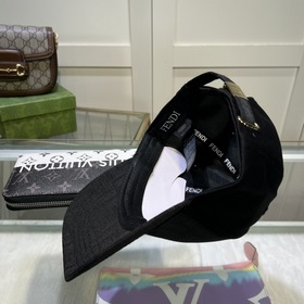 Новинка — FENDI, новая бейсболка, версия для покупки через посре