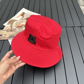 FENDI Fendi Старинные буквы 2 на рыбацкой кепке. Старинные буквы 