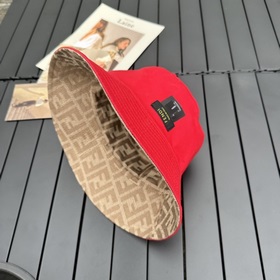 FENDI Fendi Старинные буквы 2 на рыбацкой кепке. Старинные буквы 