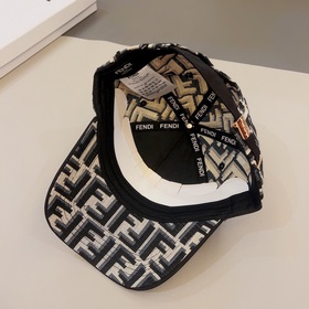 FENDI вышитая бейсболка, лаконичная и элегантная, чрезвычайно при