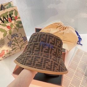 【Fendi】 Новая модель 2023 года от известного бренда, подходит для