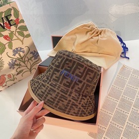 【Fendi】 Новая модель 2023 года от известного бренда, подходит для
