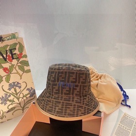 【Fendi】 Новая модель 2023 года от известного бренда, подходит для