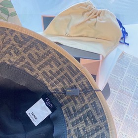 【Fendi】 Новая модель 2023 года от известного бренда, подходит для