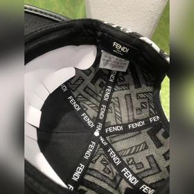 Fendi Мужская и женская одежда