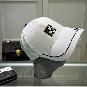 Новинка — FENDI, новая бейсболка, версия для покупки через посре