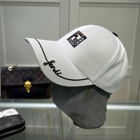 Новинка — FENDI, новая бейсболка, версия для покупки через посре