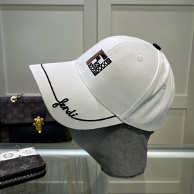 Новинка — FENDI, новая бейсболка, версия для покупки через посре