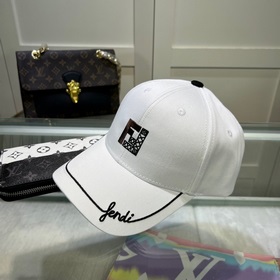 Новинка — FENDI, новая бейсболка, версия для покупки через посре