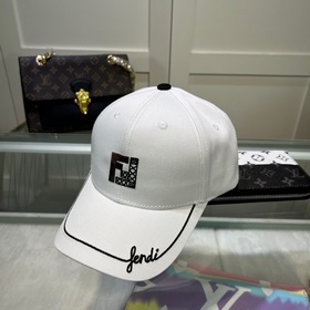 Новинка — FENDI, новая бейсболка, версия для покупки через посре