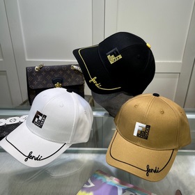 Новинка — FENDI, новая бейсболка, версия для покупки через посре